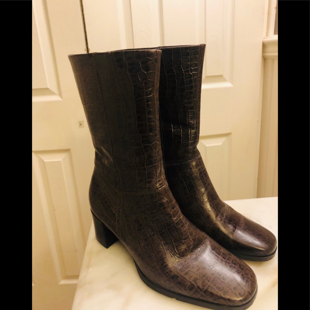 Leather alligator pattern Booties